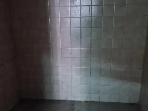 Venta - Local - apto todo rubro - listo para entrar - con Gas - Once