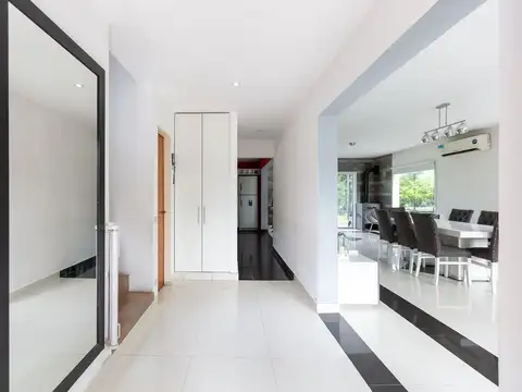 Casa 6 ambientes con 3 baños