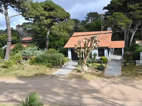 CASA De  5 AMBIENTES BARRIO NORTE   VILLA GESELL