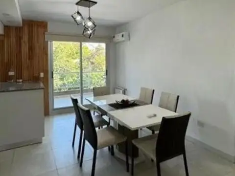 La Magdalena, Hipólito Yrigoyen 2438 , Piso 1