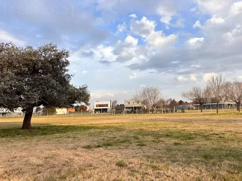 Terreno en venta, barrio cerrado Mirabosques, Los Cardales