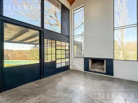 Casa 7 ambientes con 2 baños