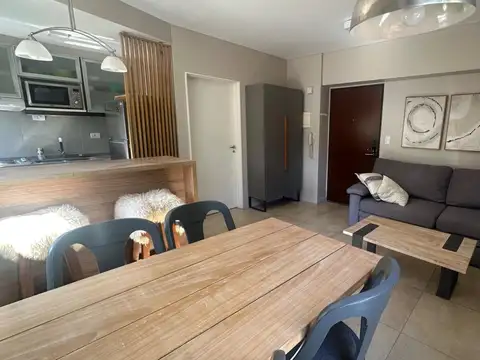 Presidente Hipolito Yrigoyen 400, Piso 1