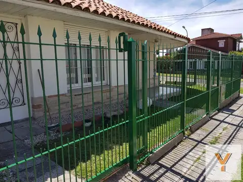 Casa en venta - 3 Dormitorios 2 Baños - Cochera - 163Mts2 - Mar del Plata