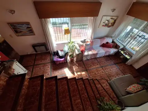 Casa 7 ambientes con 3 baños