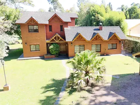 Excelente Casa en el barrio Los Naranjos - Ingeniero Maschwitz - Escobar