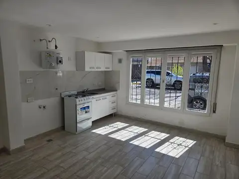 PH DE 1 AMB, A LA CALLE. PLANTA BAJA