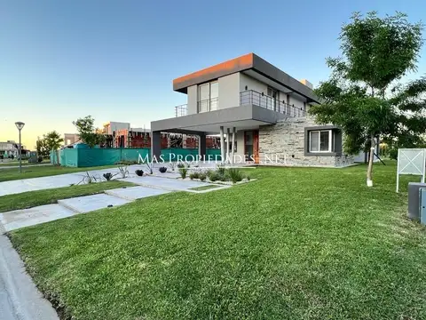 Venta Casa en Terralagos 4 dormitorios, Canning 100