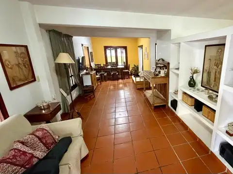 Casa 4 ambientes con 3 baños