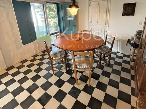 Casa 7 ambientes con 4 baños