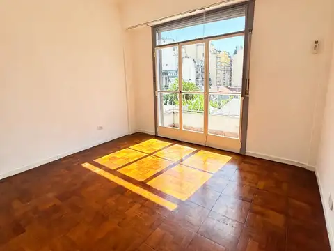 Montevideo 300, Piso 4