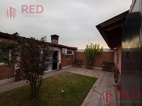 Casa 6 ambientes con 2 baños