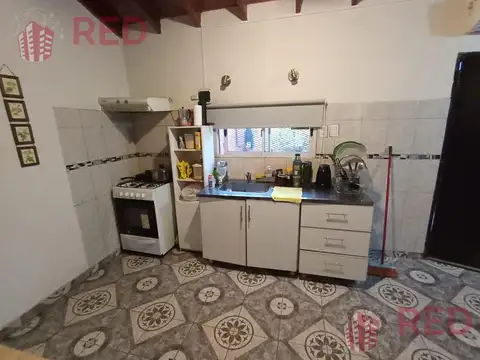 Casa 6 ambientes con 2 baños