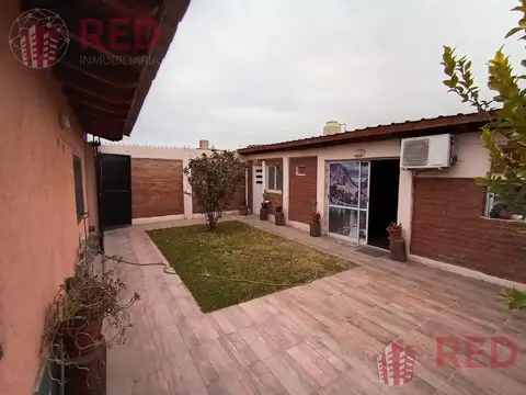 Casa en Venta con 4 cocheras