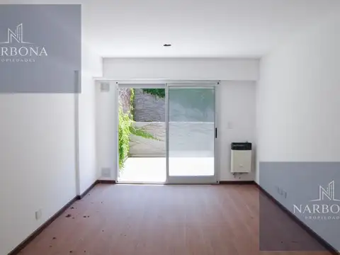 VENTA MONOAMBIENTE A ESTRENAR CON PATIO EXCLUSIVO EN BARRIO LOURDES