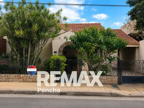SE VENDE CASA 5 AMBIENTES CHACABUCO 936