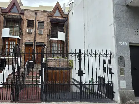 Donato Álvarez 1957: dúplex 4amb.   cochera   gran patio con parrilla