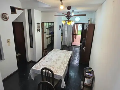 Depto Tipo Casa en Venta en Villa General Mitre, USD 275.000