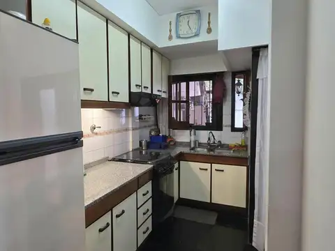 Depto Tipo Casa 4 ambientes con 3 baños