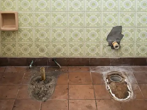 VENTA CASA A RECICLAR EN ESQUINA M. GÁLVEZ Y LÁZARO AZPEITIA