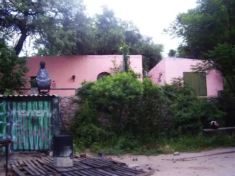 Vendo o Permuto casona en el centro de San Marcos Sierras. EXCELENTE OPORTUNIDAD 