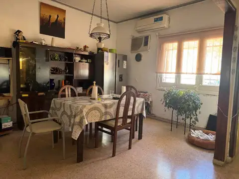 CASA 2 AMBIENTES EN VENTA EN LA PLATA COHERA PATIO