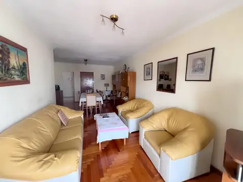 Departamento 4 ambientes con 2 baños