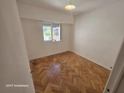 Oficina en Alquiler con 1 cochera