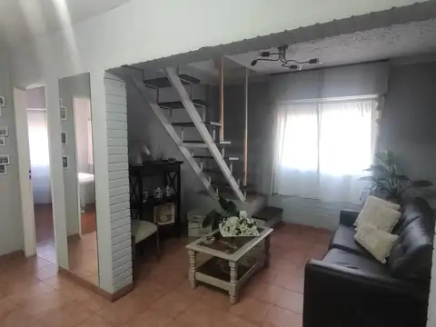 Ulrico Schmidl 7000, Piso 1