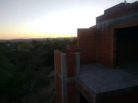 Hermoso terreno con construcción