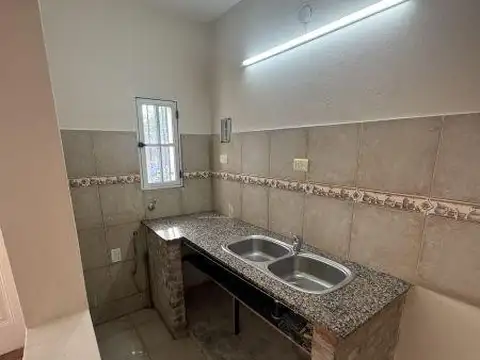 Oficina 4 ambientes con 1 baño