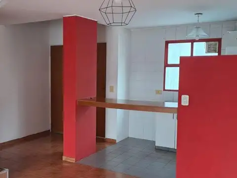 Departamento 2 ambientes en alquiler en Lanús Oeste, dúplex