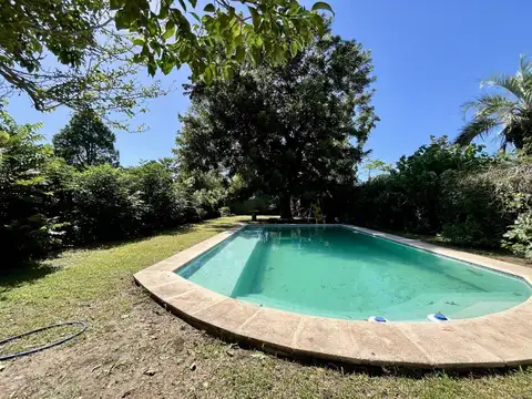 Venta Casa de dos dormitorios con piscina en Roldan