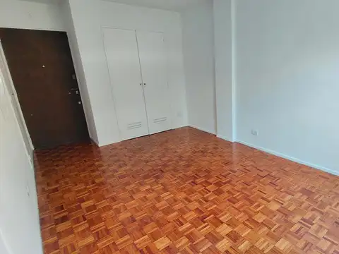 Monoambiente al frente en Barrio Norte