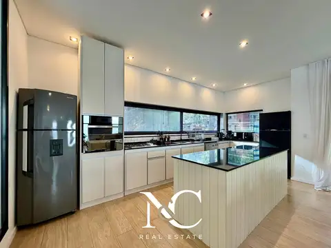 Casa en Venta en Costa Esmeralda, USD 330.000