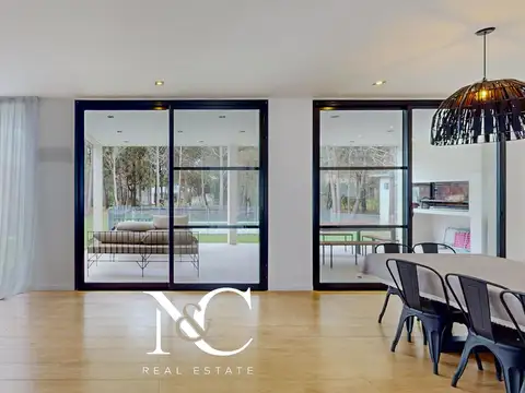 Casa 5 ambientes con 4 baños