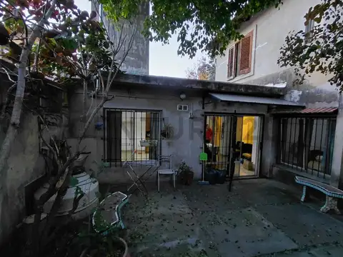3 PH EN BLOCK CON PATIOS/ GRAN POTENCIAL DE RENTA/  BANFIELD. Av Alvear 1900