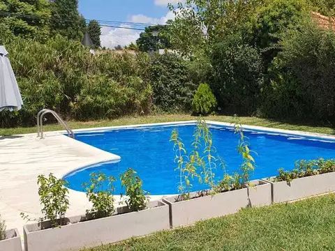 Venta Casa 4 Amb con Parque y Pileta en Club Privado Loma Verde - Escobar 