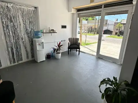 LOCAL EN VENTA - MELCHOR ROMERO 