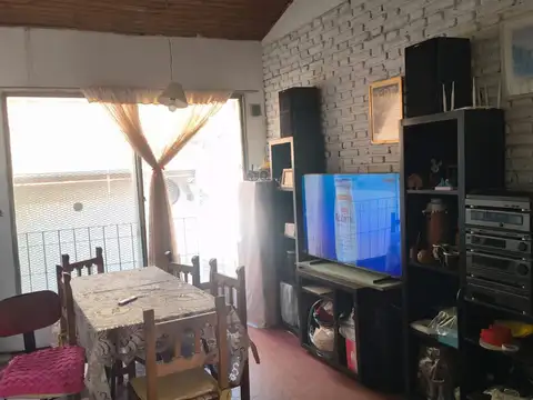 VENTA PH 4 AMB. EN SANTOS LUGARES A REFACCIONAR