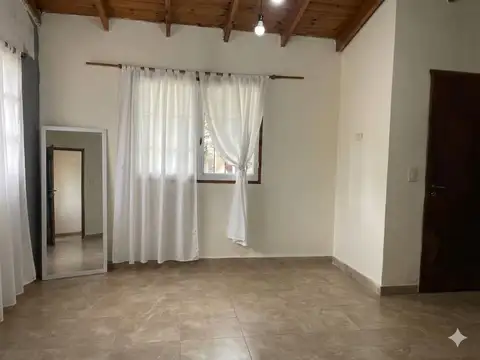 Depto Tipo Casa en Alquiler de 3 ambientes