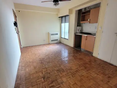 Departamento en Alquiler en Monserrat, $ 300.000