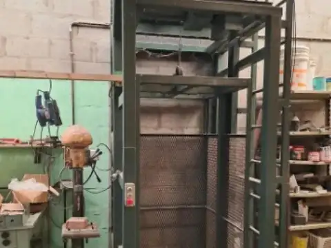 Galpon en Venta en La Lonja, USD 355.000