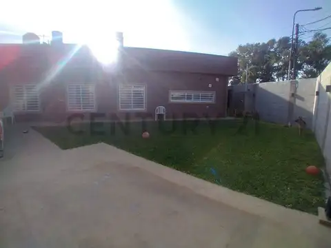 VENTA CASA 4 AMBIENTES GARAGE SANTOS LUGARES