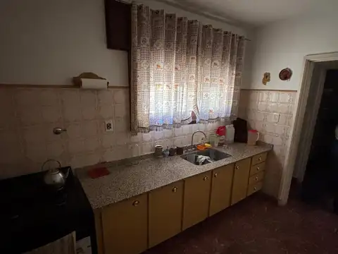 CASA EN EDUARDO CASTEX, S/ MALVINAS ARGENTINAS 121