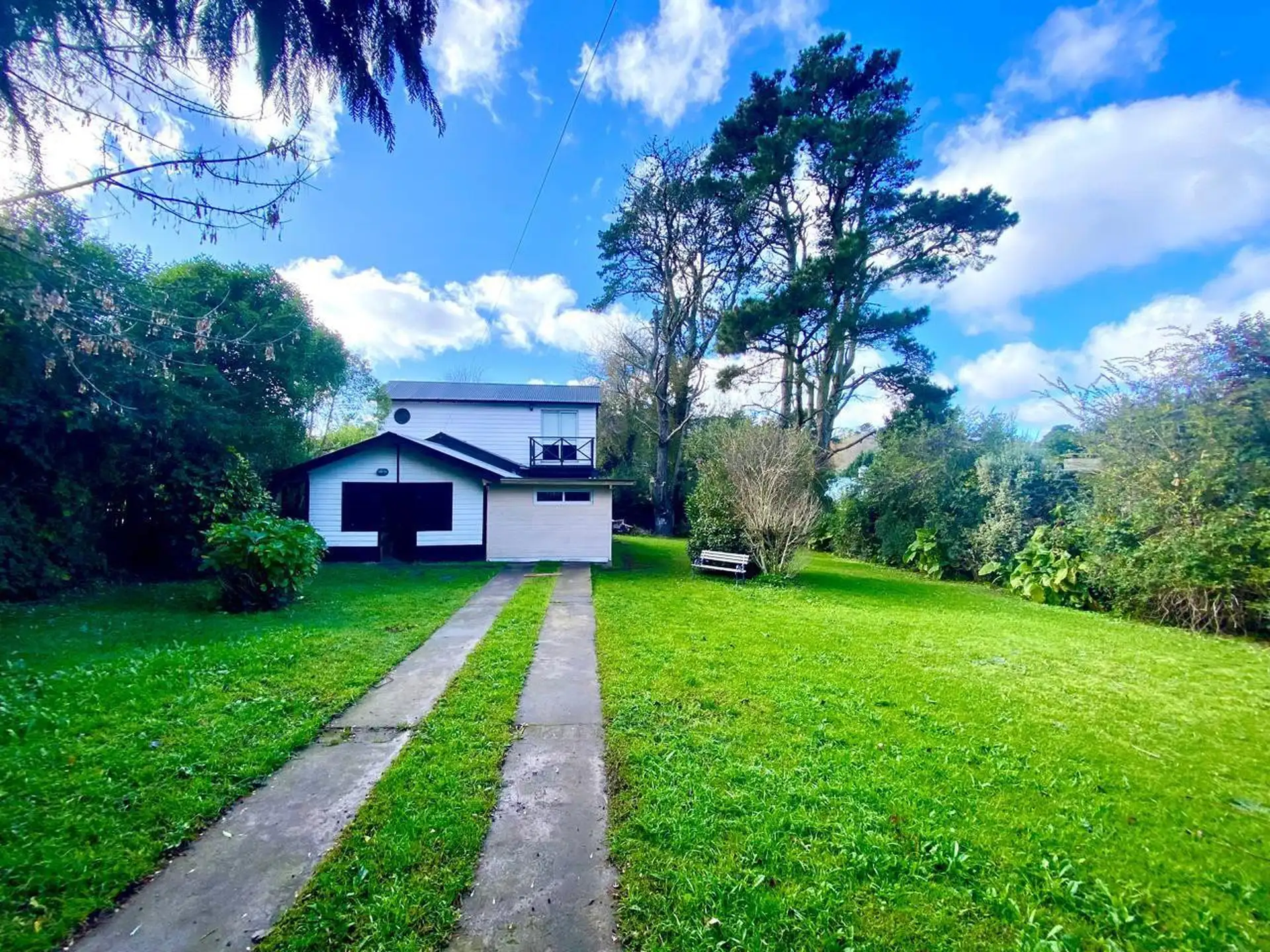 Casa en Sierra de los Padres de tres ambientes con parque