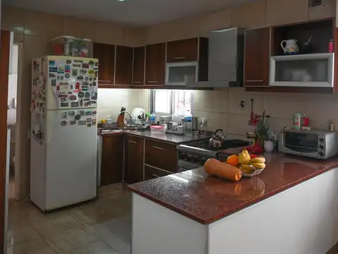 Casa 5 ambientes con 1 baño