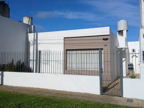 Casa de 3 ambientes con patio