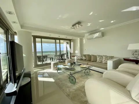 Departamento en Venta de 4 dormitorios