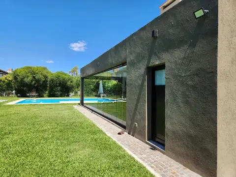 Casa en Venta en Haras Maria Elena, USD 500.000